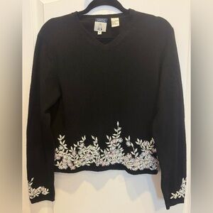 COUSIN JOHNNY ANTHROPOLOGIE
Black Wool V-Neck Beaded Sweater M